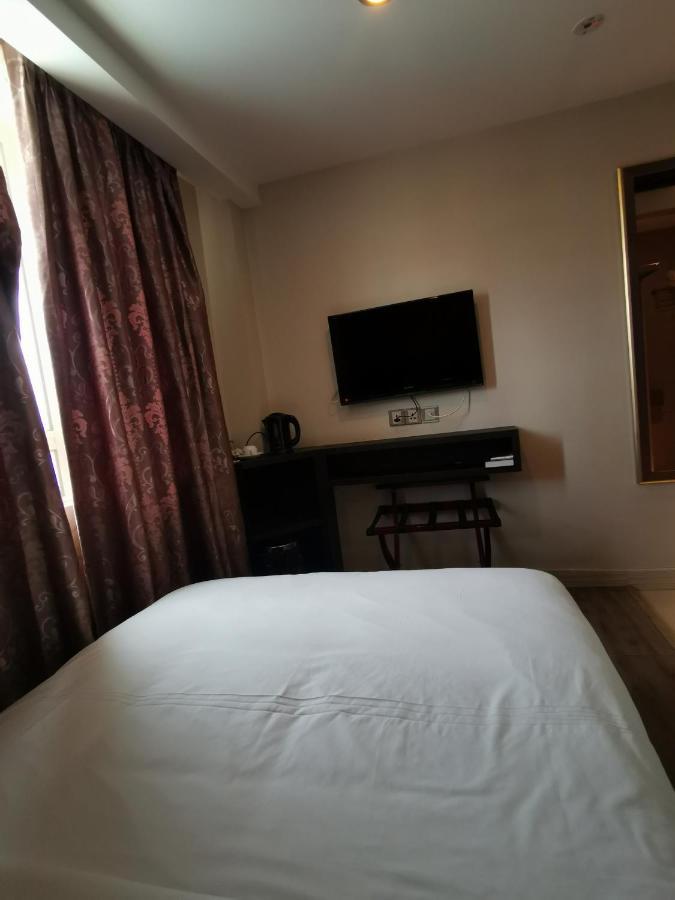 Hotel De Leon II Lahad Datu Exteriör bild